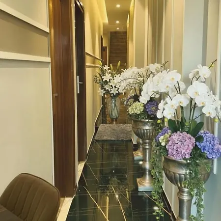 Glitz Beverly-near Us Consulate Kurla 4*