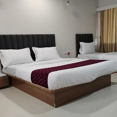 Glitz Beverly-near Us Consulate Kurla Guest house 4*