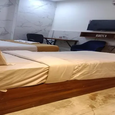 Guest house Glitz Beverly-near Us Consulate Kurla Mumbai