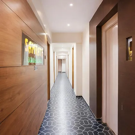 Hotel Fabhotel Samrath