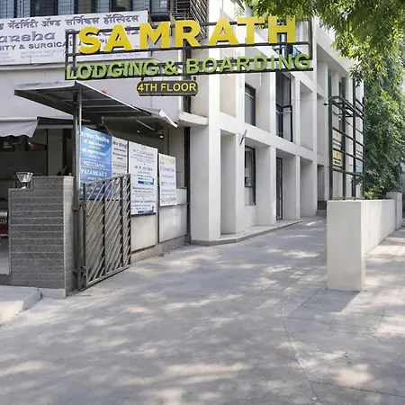 Hotel Fabhotel Samrath 3*