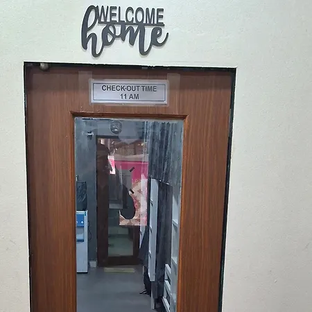 Hostel Golden Tree