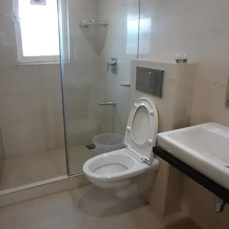 Fabhotel Imperial Residency