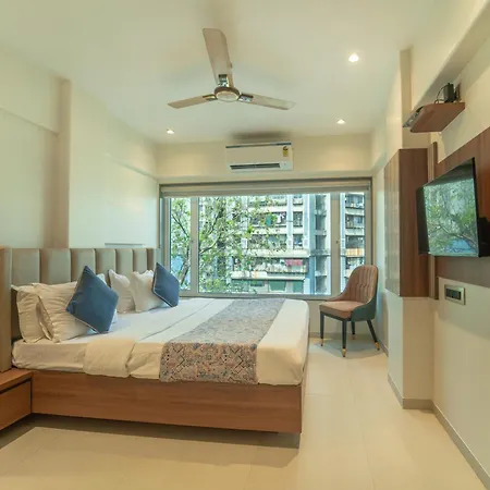 Kalpana Palace, 2*