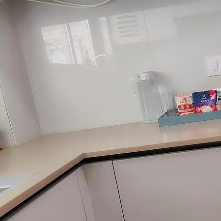 Apartment Trendy1br+smart Kitchen +living Room+1.5 Toilets *