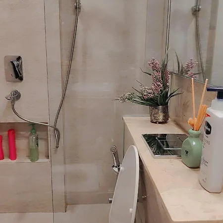 Apartment Trendy1br+smart Kitchen +living Room+1.5 Toilets