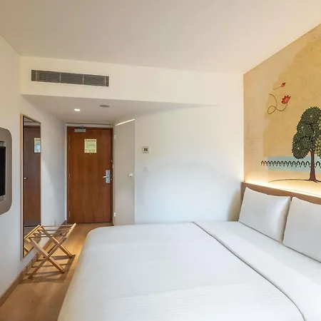 Hotel Ibis Airport - An Accor Brand