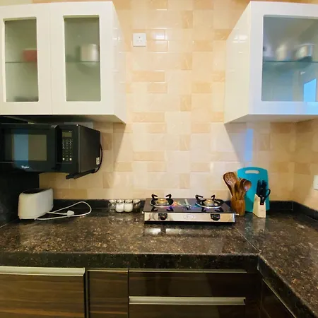 Connekthomes - Modern2Bed-Bandraarea Apartment