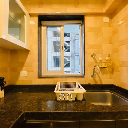 Connekthomes - Modern2Bed-Bandraarea Apartment *