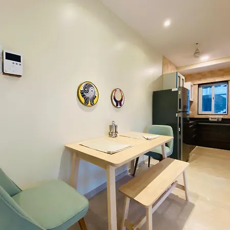 Connekthomes - Modern2Bed-Bandraarea Apartment