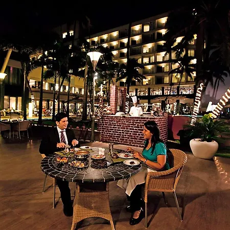 Novotel Juhu Hotel 5*