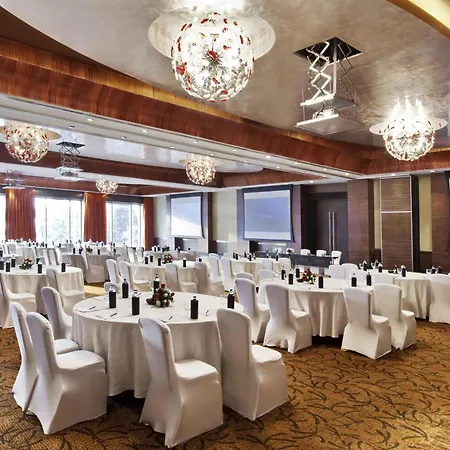 Hotel Novotel Juhu 5*