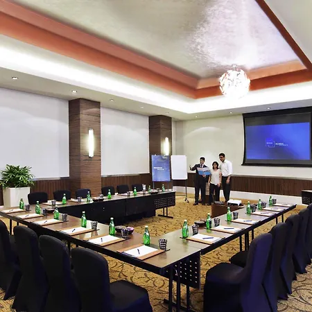 Novotel Juhu 5*