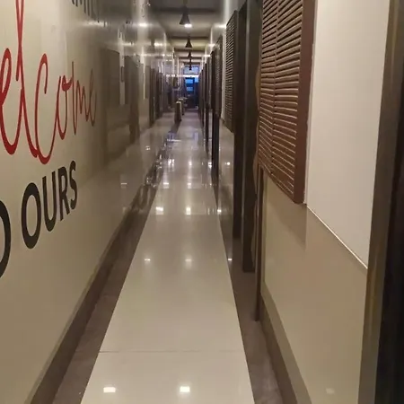 Collection O Kurla Bkc Formerly Golden Tuipz Mumbai