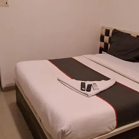 Hotel Collection O Kurla Bkc Formerly Golden Tuipz 3*
