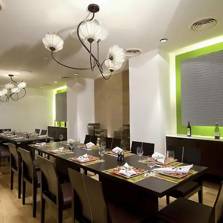Novotel Juhu 5*