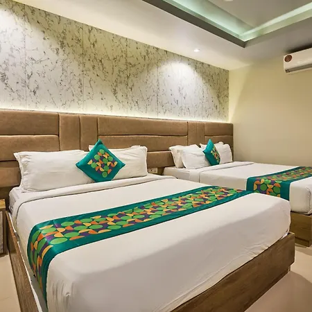 Hotel Treebo Amber International Airport T2 3*