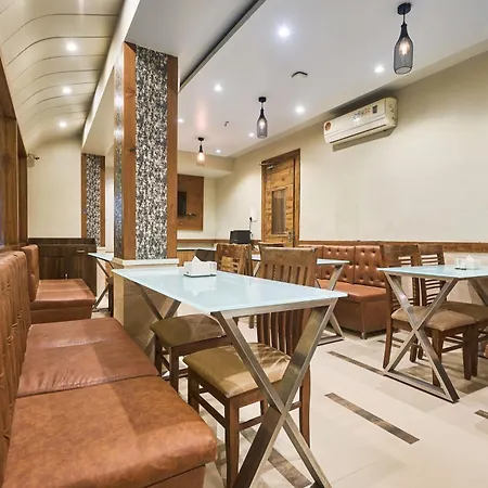 Treebo Amber International Airport T2 Hotel