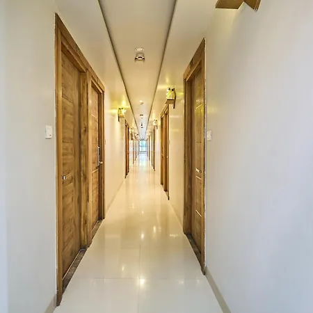 Treebo Amber International Airport T2 Hotel Mumbai