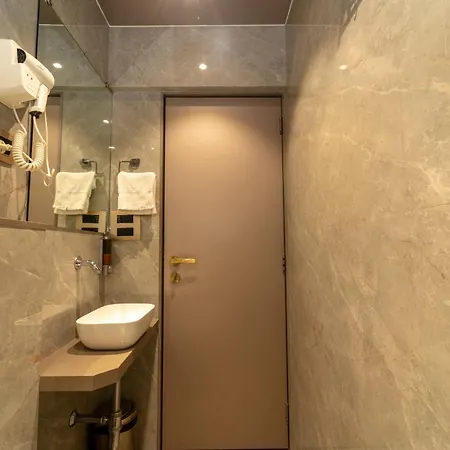 Kalpana Palace, Hotel 2*
