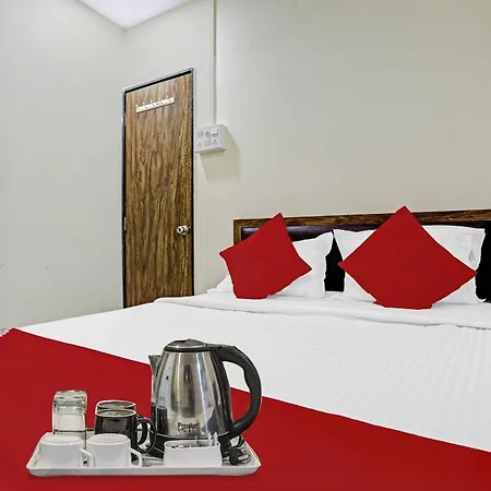 Hotel O S K Palace