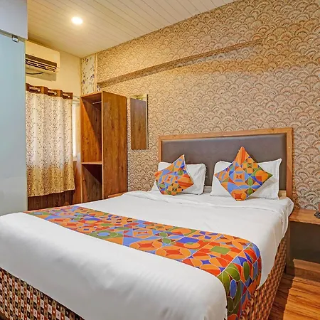 Hotel Via Maahi Residency