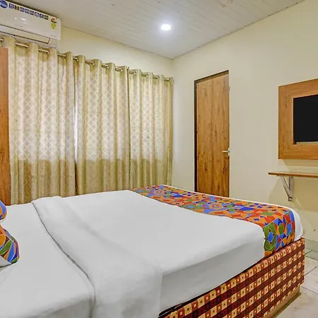 Hotel Via Maahi Residency