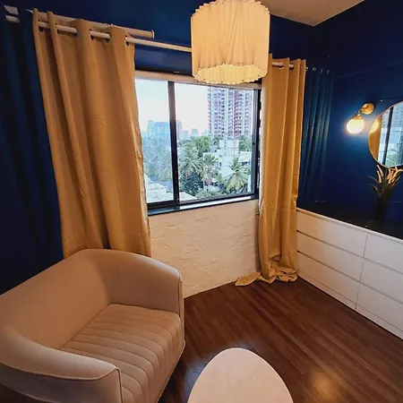 Elite 1 - 65'tv, Netflix&chill, Luxury 2bhk Apartment Mumbai