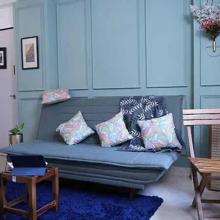 Bonjour Bandra Cozy And Chic Retreat Off Carter Rd Mumbai