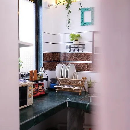 Bonjour Bandra Cozy And Chic Retreat Off Carter Rd Apartment