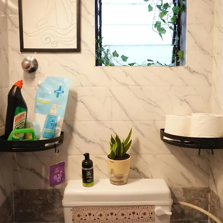 Bonjour Bandra Cozy And Chic Retreat Off Carter Rd Apartment