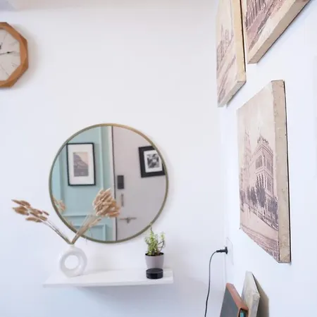 Bonjour Bandra Cozy And Chic Retreat Off Carter Rd *