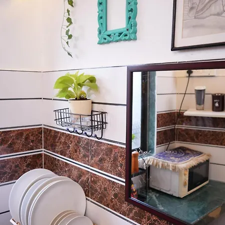 Bonjour Bandra Cozy And Chic Retreat Off Carter Rd * Mumbai