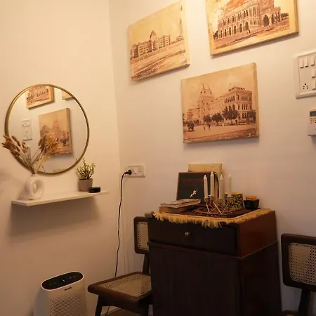 Apartment Bonjour Bandra Cozy And Chic Retreat Off Carter Rd