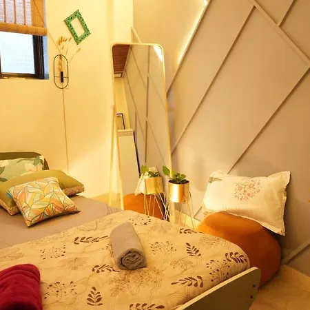 Bonjour Bandra Cozy And Chic Retreat Off Carter Rd * Mumbai