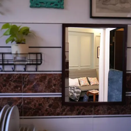Apartment Bonjour Bandra Cozy And Chic Retreat Off Carter Rd *
