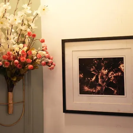 Bonjour Bandra Cozy And Chic Retreat Off Carter Rd Mumbai