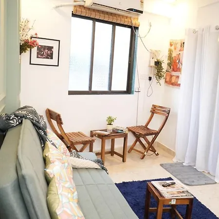 Bonjour Bandra Cozy And Chic Retreat Off Carter Rd Mumbai