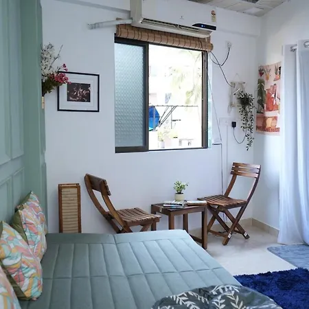 Apartment Bonjour Bandra Cozy And Chic Retreat Off Carter Rd