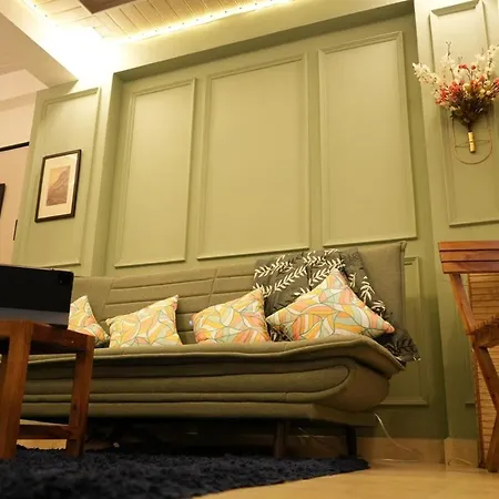 Bonjour Bandra Cozy And Chic Retreat Off Carter Rd Apartment *