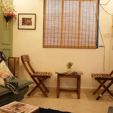 Bonjour Bandra Cozy And Chic Retreat Off Carter Rd *