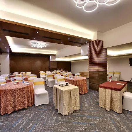 Suba International Sahar Road Hotel 4*