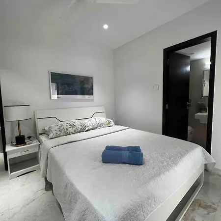 Apartment Connekthomes -modern 3bed3bath In Prime Bandra Neighborhood *