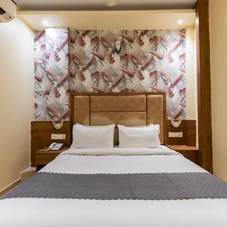 Lotus Grand Near International Airport 3* Mumbai