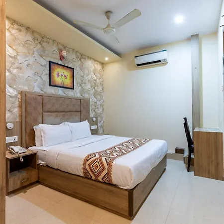 Bed & Breakfast Lotus Grand Near International Airport Mumbai