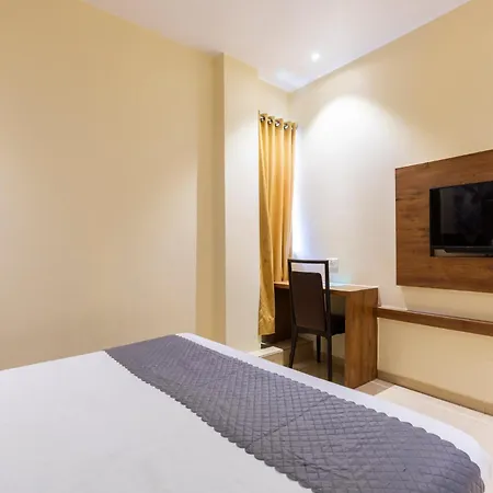 Bed & Breakfast Lotus Grand Near International Airport Mumbai