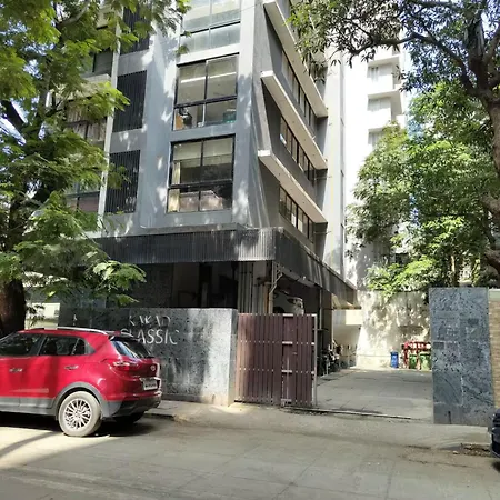 Apartment Connekthomes -modern 3bed3bath In Prime Bandra Neighborhood Mumbai