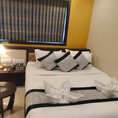 The Majlis - Colaba