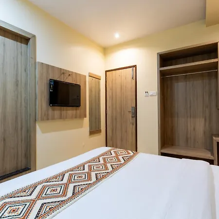 Bed & Breakfast Lotus Grand Near International Airport Mumbai