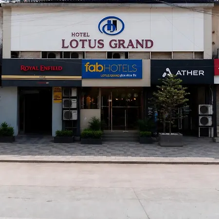 Bed & Breakfast Lotus Grand Near International Airport Mumbai